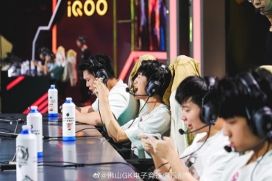 王者荣耀世冠杯决赛虎牙德比再度来袭，谁能问鼎金凤凰杯